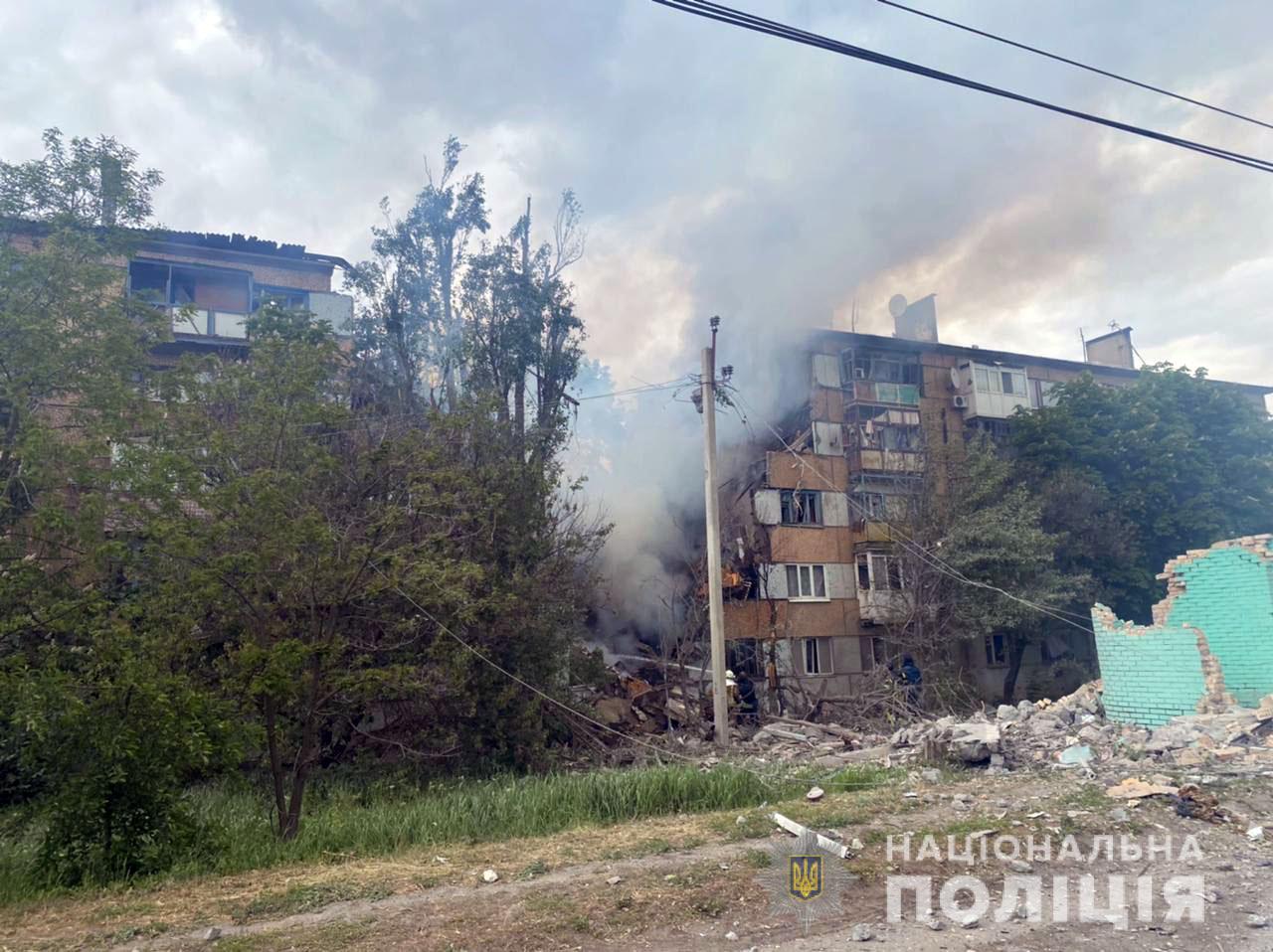 3 поранених дітей: за останню добу російська армія 28 разів обстріляла міста Донеччини 11