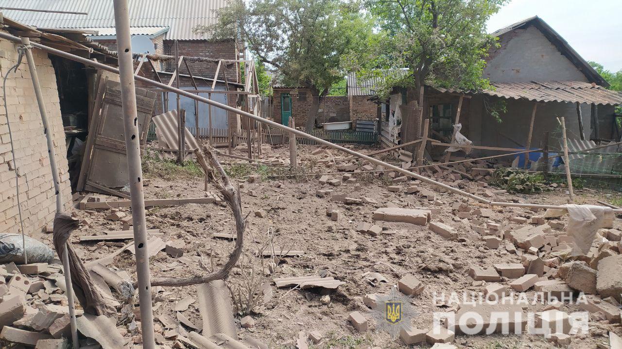 Летіли ракети та “Гради”: 25 травня на Донеччині обстрілами пошкодили ще 27 будівель (фото) 2