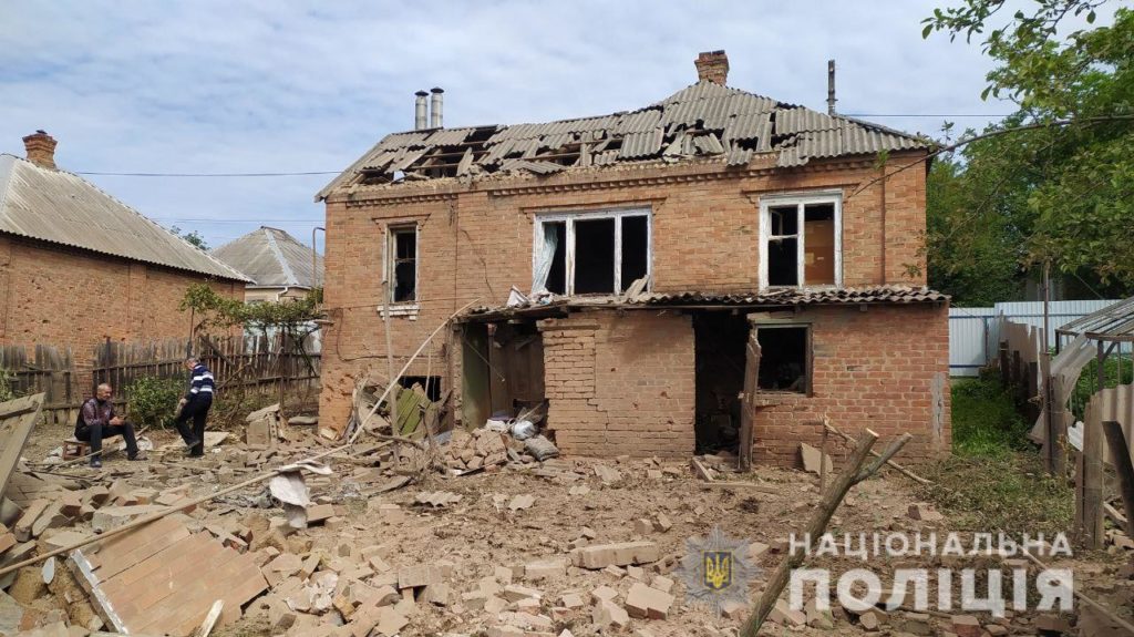 Летели ракеты и “Грады”: 25 мая в Донецкой области обстрелами повредили еще 27 зданий (фото)