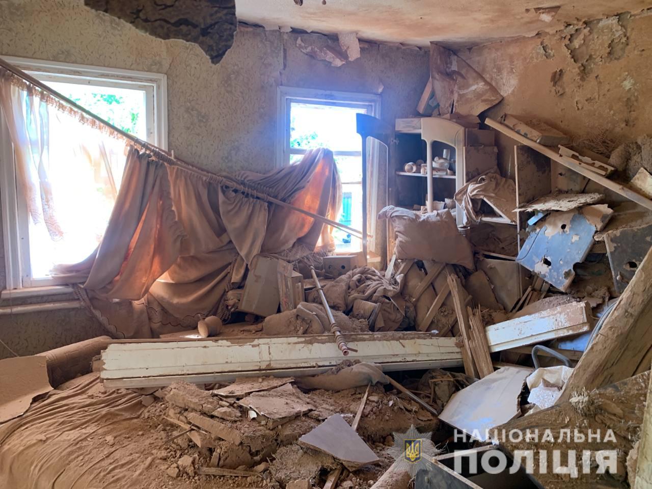 Летіли ракети та “Гради”: 25 травня на Донеччині обстрілами пошкодили ще 27 будівель (фото) 6