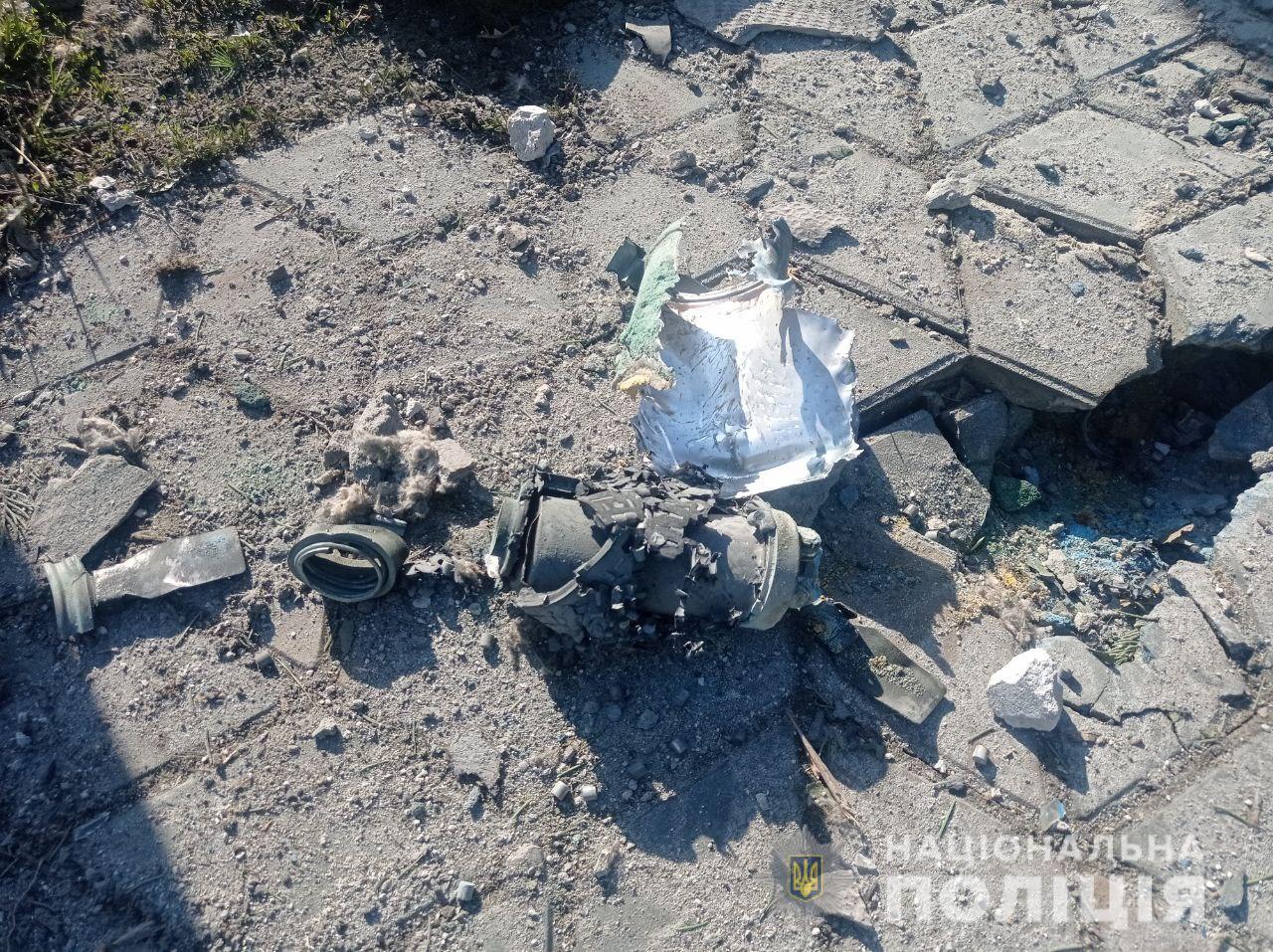 Стреляли с авиации и артиллерии: за сутки российские захватчики разрушили 32 гражданских объекта Донетчины. Есть погибшие 9