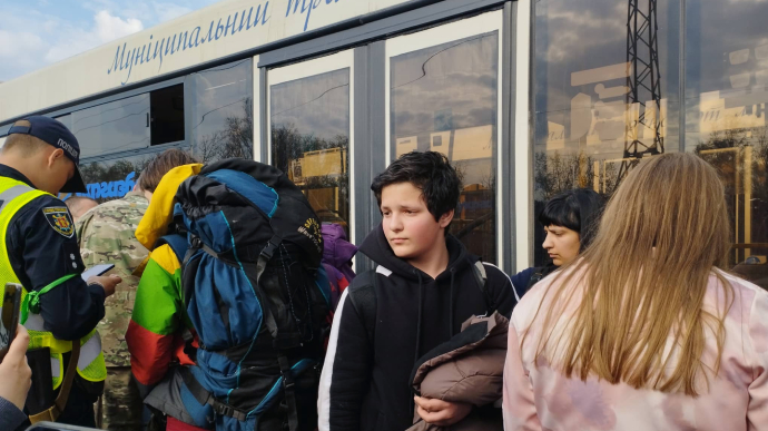 Более 150 эвакуированных из “Азовстали” мариупольцев уже в Запорожье. Сколько человек еще в блокаде (ФОТО, ВИДЕО) 3