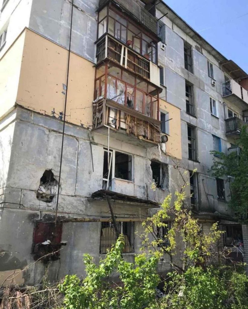 3 мая на Луганщине потерпели повреждения жилые дома мирных жителей региона.