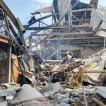 Загибла людина та пожежа на гіпсокартонному заводі: Бахмут знову потрапив під удар росіян (ФОТО)
