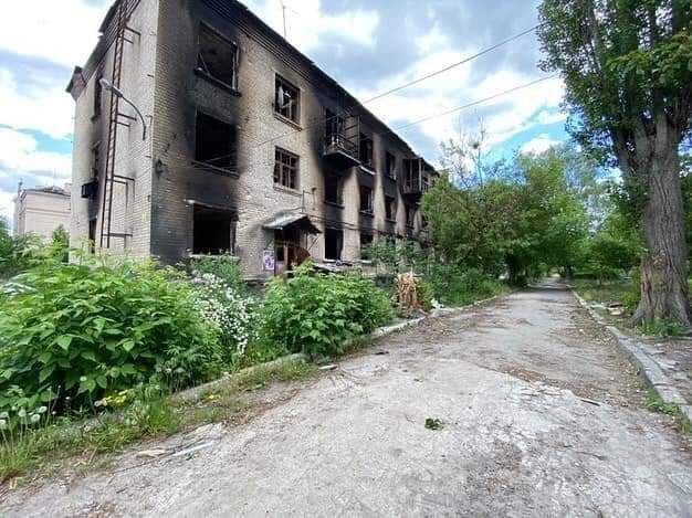 4 погибших, обесточенный регион, разрушенные и поврежденные здания — последствия обстрелов Луганщины 18 мая