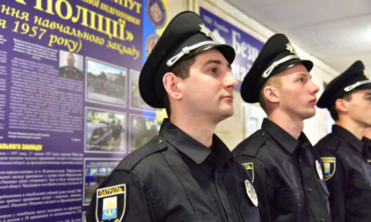 На 8 и 9 мая за общественной безопасностью в Донецкой области будут следить около 600 полицейских