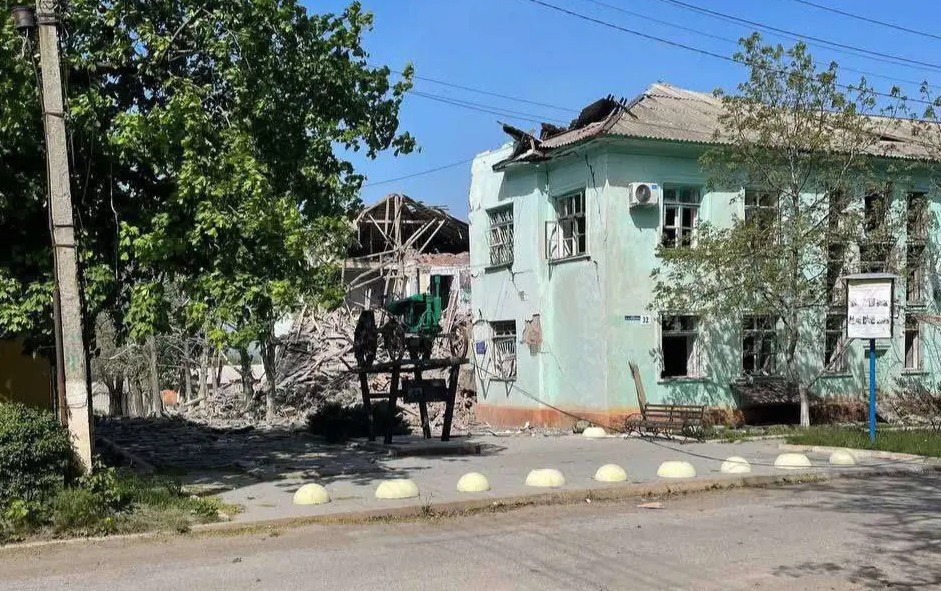 обстріляні будівлі у Сіверську