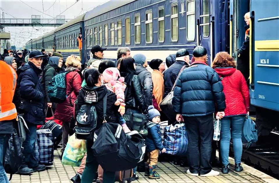 15 мая из Покровска на западную Украину запланирован один эвакуационный поезд