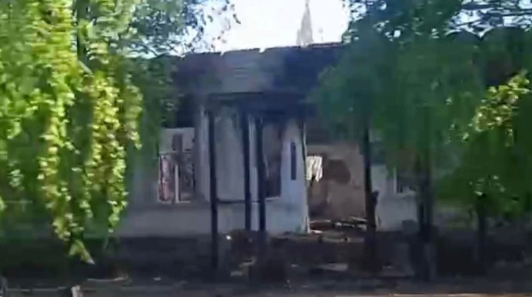 Окупанти знищили Народний музей села під Мар’їнкою. Директорка закладу поранена