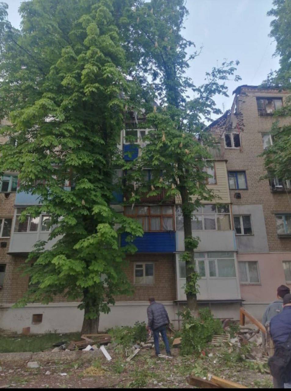 Целились по мирным: в Северске из-за прямых попаданий российских снарядов повреждены 2 многоэтажки 1