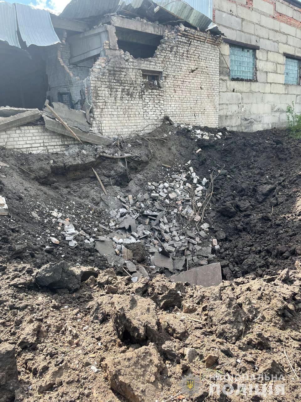 зруйновані будівлі внаслідок обстрілу в Донецькій області