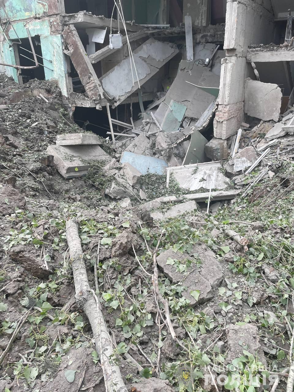 разрушенное здание 22 мая в Донецкой области