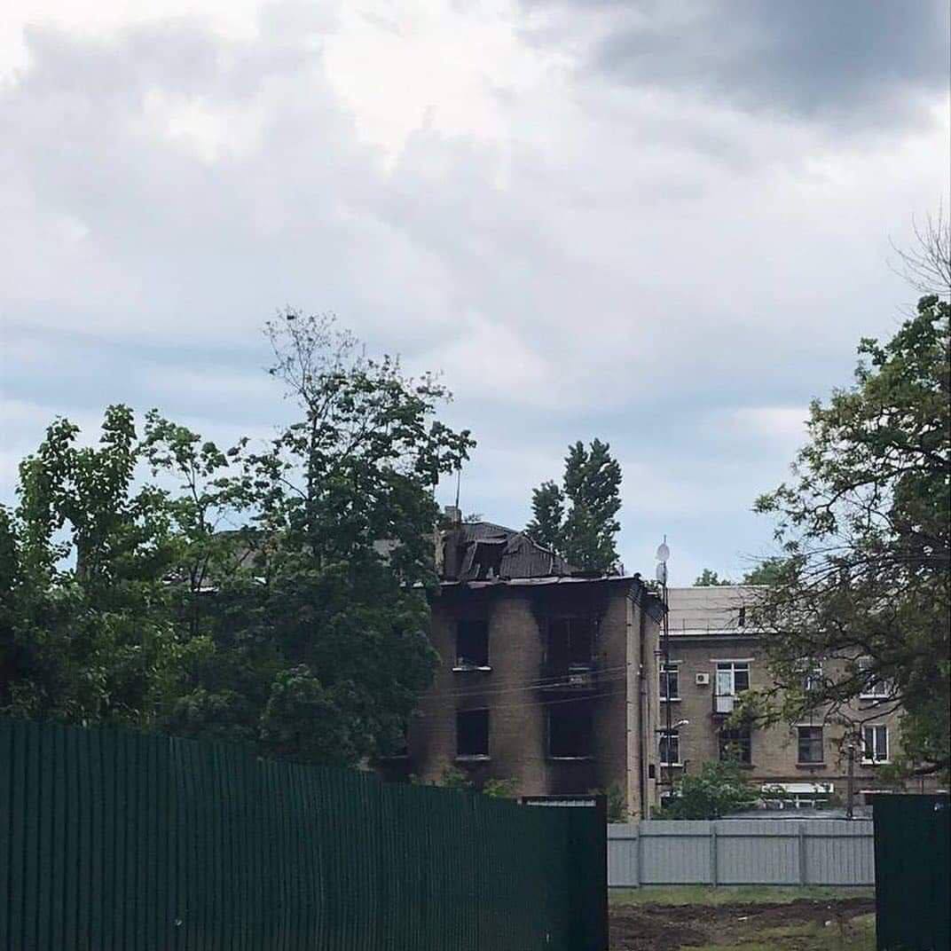 разрушенные дома в Луганской области