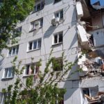 В Луганской области российские военные разрушили более 50 домов и попали в админздание завода в Лисичанске, — Сергей Гайдай (ФОТО)