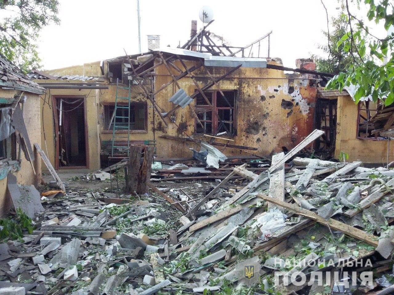 последствия обстрелов 22 мая в Донецкой области