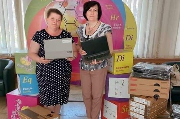Школи Покровської громади отримають ноутбуки від Міносвіти та UNICEF 1
