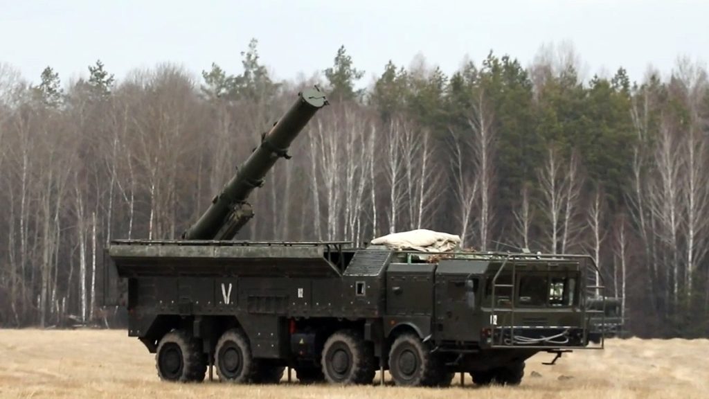 Главари т.н. “ДНР” призывают Россию задействовать “Искандеры” и авиацию для уничтожения украинской артиллерии (ВИДЕО)