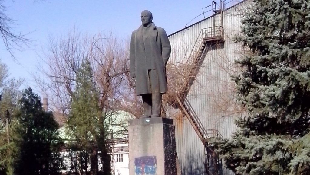 У Краматорську демонтували останній відомий на підконтрольній Донеччині пам’ятник Леніну, — активіст