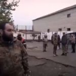 Рідні оборонців “Азовсталі” просять журналістів відвідати бійців в Оленівці та показати умови там