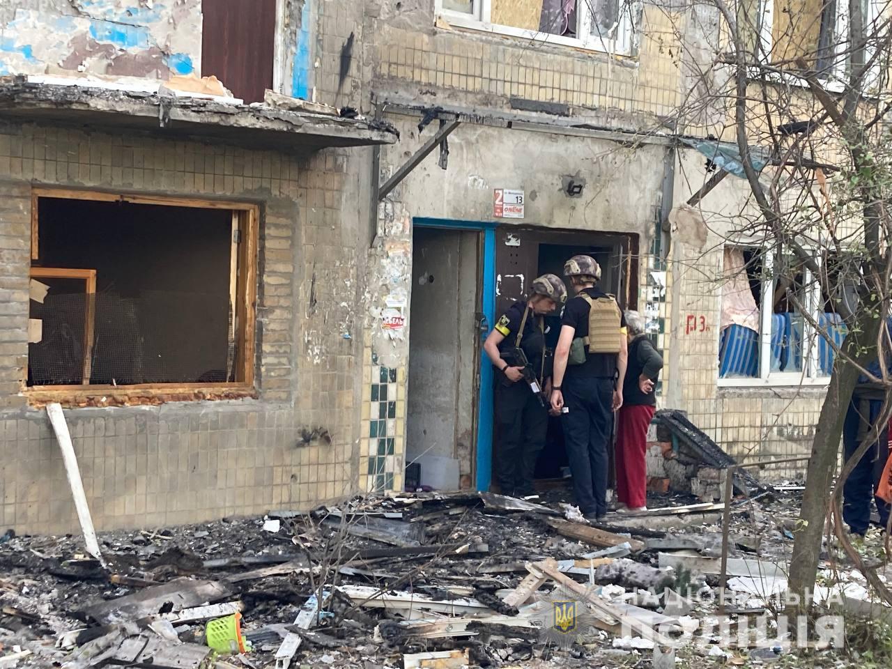 Стреляли с авиации и “Буратино”: оккупанты 31 мая разрушили 17 мирных объектов Донбасса. Есть погибшие 2