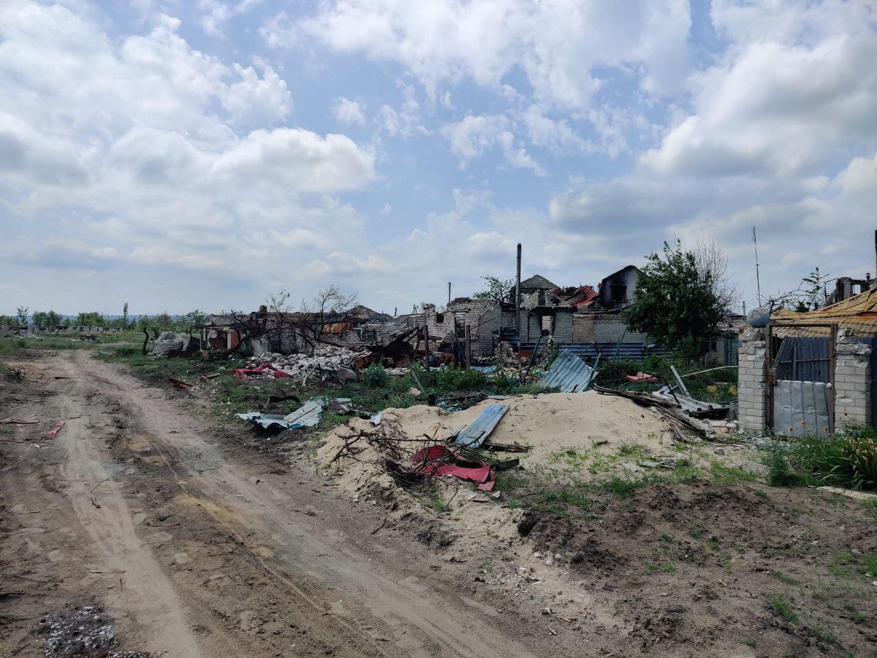 Як минуло 7 червня на Луганщині. Загиблий, поранений та руйнування 2