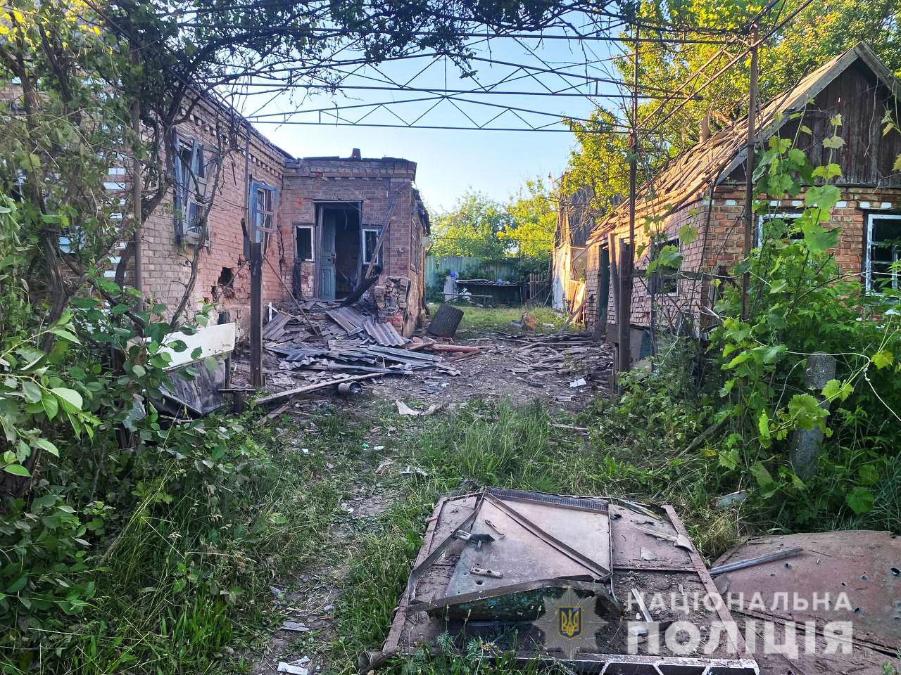 Від крилатих ракет до стрілецької зброї: росіяни 9 червня гатили по 7 містах та селах Донеччини, є загиблі 2