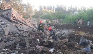 В Константиновке оккупанты с самолета ударили по частному дому. Из-под завалов извлекли тело мужчины (ФОТО, ВИДЕО)