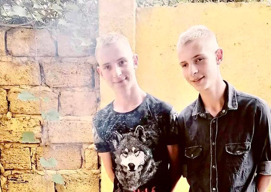 Минута молчания. Почтим 17-летних братьев Самодиев и их друга Валентина Якимчука