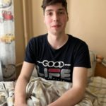 Чуть не потерял ногу из-за захватчиков. 17-летний волонтер из Северодонецка получит коленные протезы