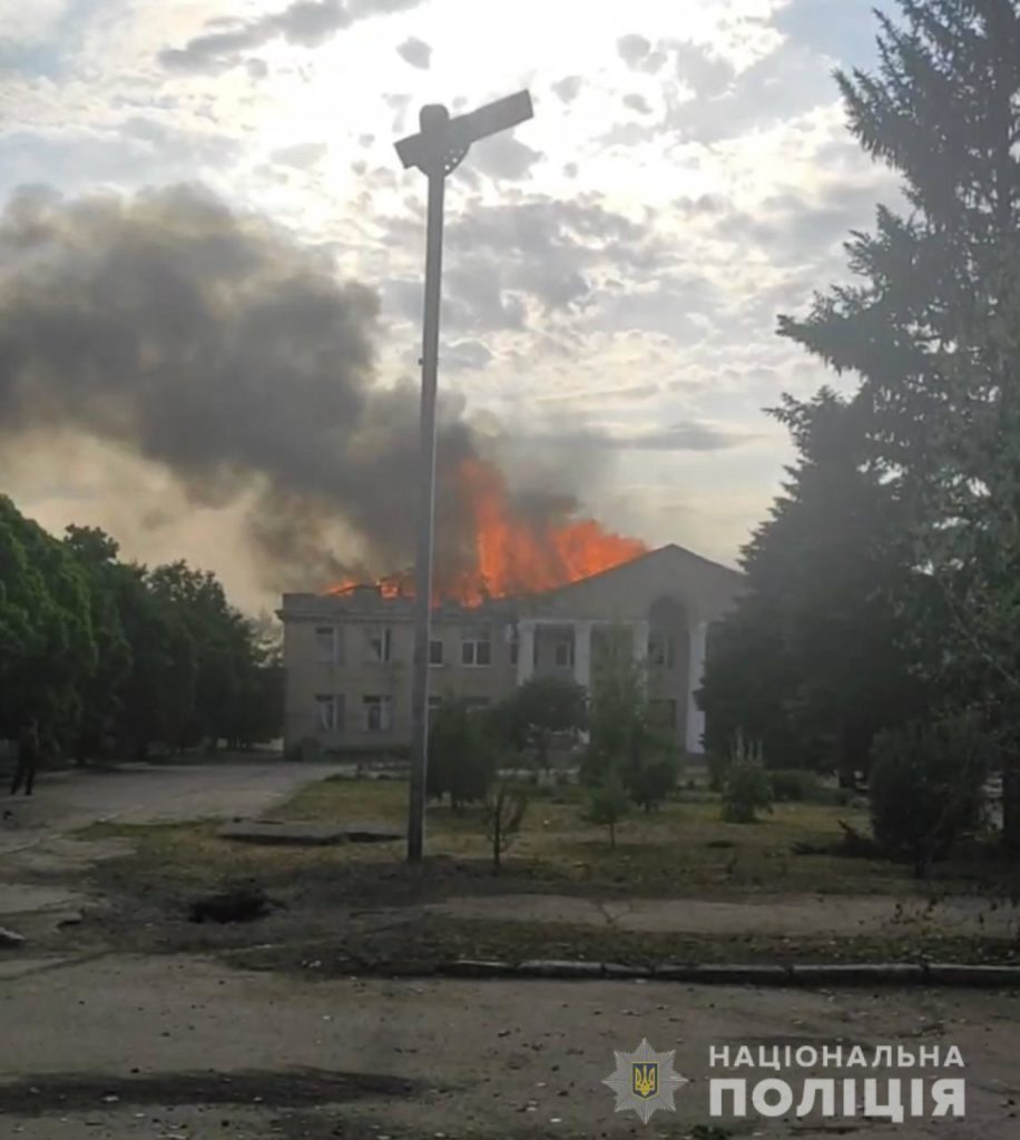 27 червня окупанти вдарили по Донеччині ракетами ЗРК “С-300”, “Градами” та “Ураганами”. Загинули двоє цивільних 4