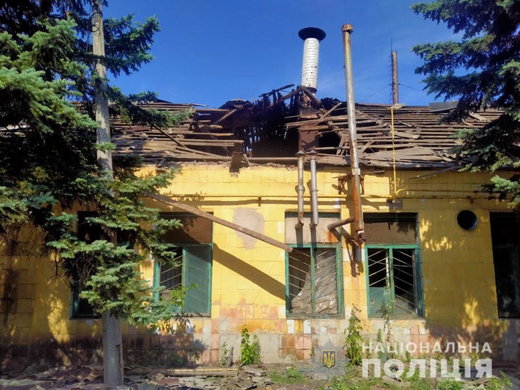 27 червня окупанти вдарили по Донеччині ракетами ЗРК “С-300”, “Градами” та “Ураганами”. Загинули двоє цивільних 5