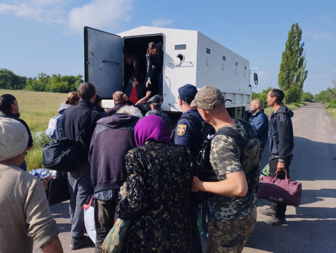 эвакуация гражданских из Соледарской громады