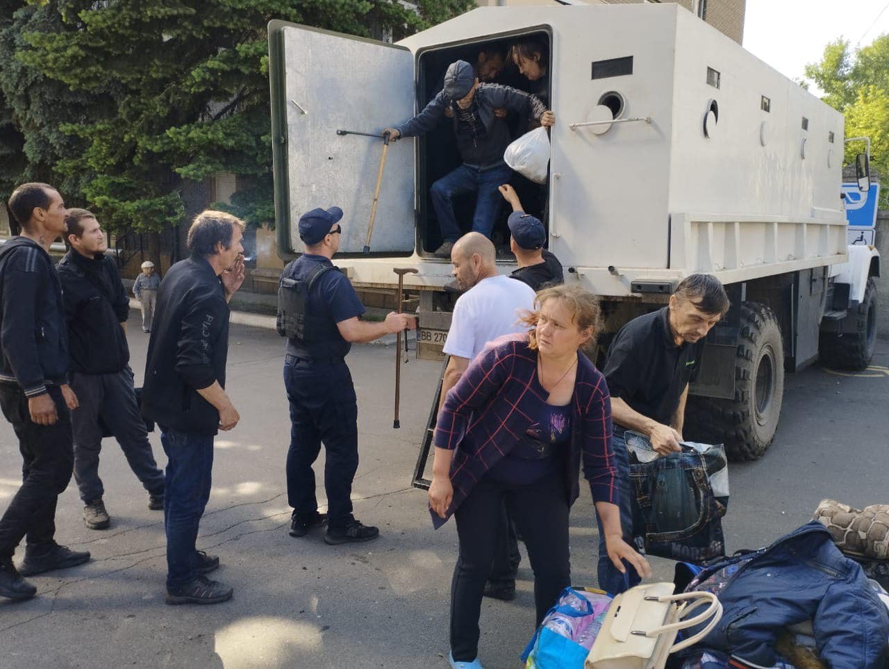 эвакуация гражданских из Соледарской громады