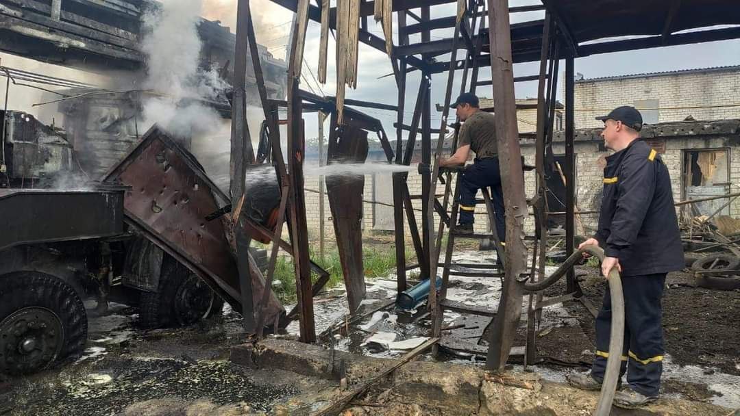 разрушенная станция ГСЧС в Луганской области