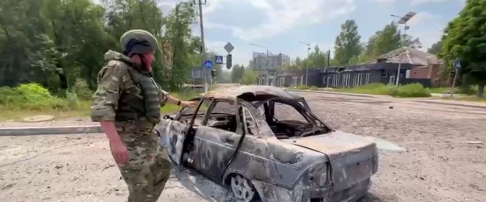 Мер Святогірська в новому відео дякує армії РФ та каже, що місто і лавра не постраждали. Це не так (фото) 3