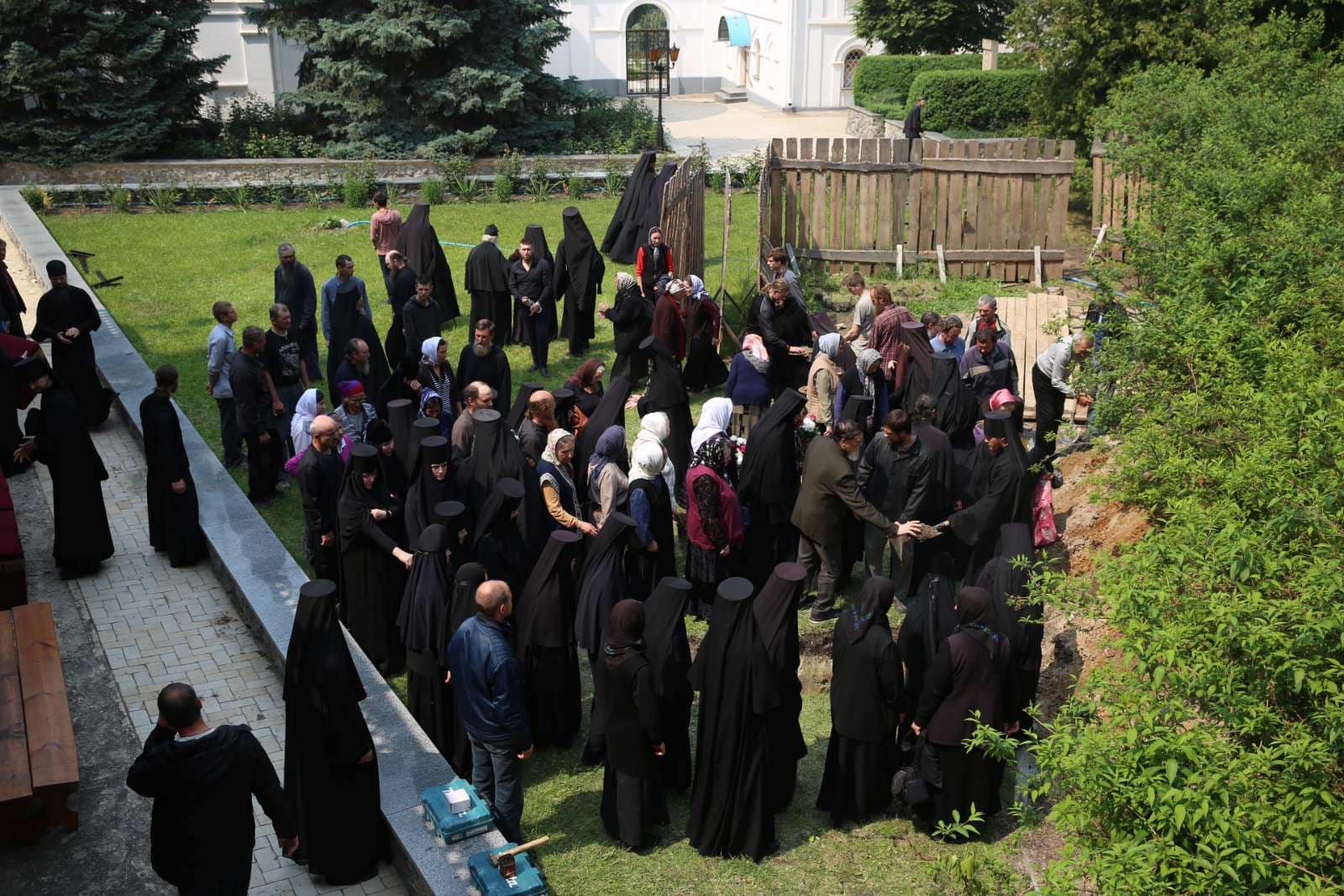 похорон монахів у Святогірській лаврі