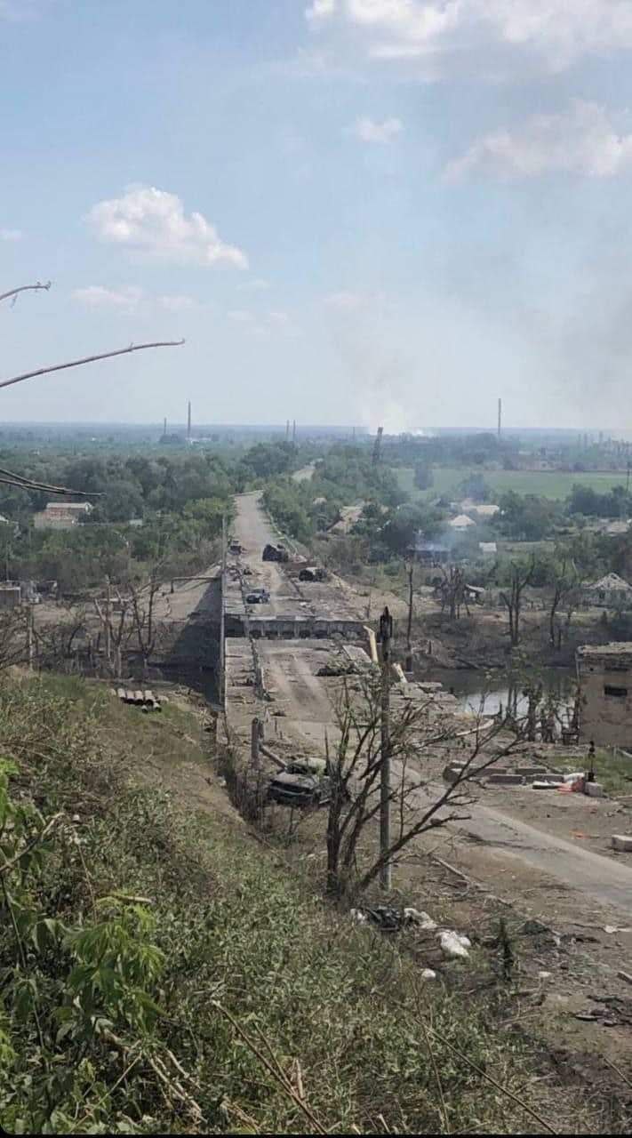 В Лисичанську від обстрілів загинули 3 людей, у Врубівці окупанти зруйнували 11 будинків