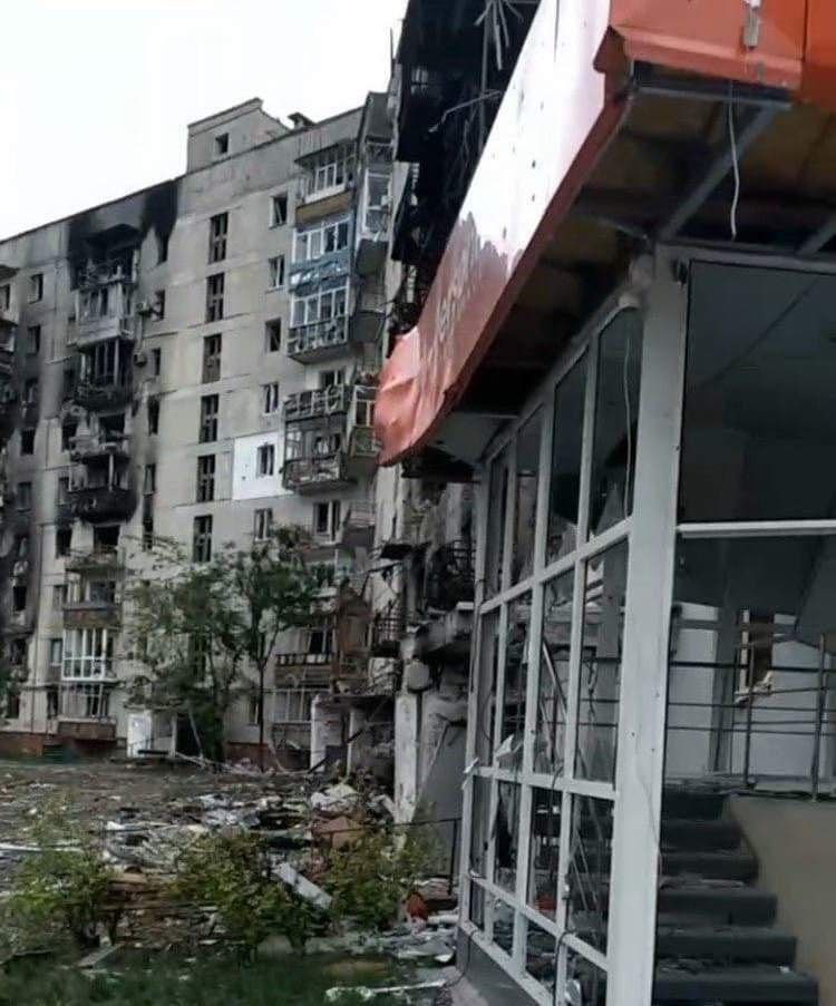 Сутки в Луганской области: от огня РФ погибли 2 жителя, полицейские вывезли в безопасность 32 человека 1
