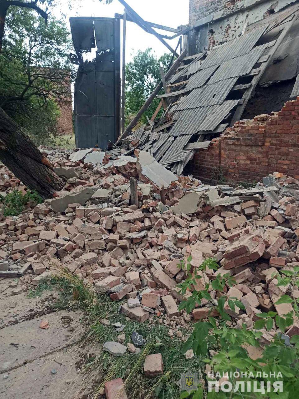 За 15 июня россияне разрушили более 40 домов в Донецкой области. Где стреляли россияне 4
