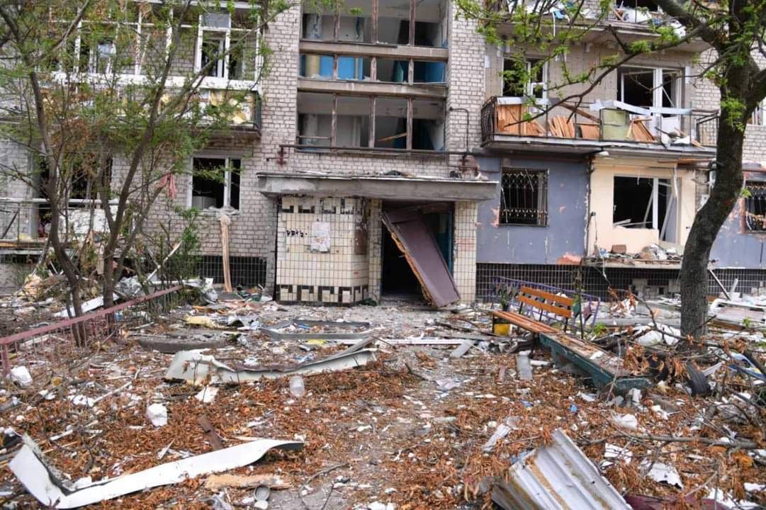 За день в Лисичанске повредили 5 многоэтажек и обстреляли 2 храма. Какая ситуация в городе и регионе 5