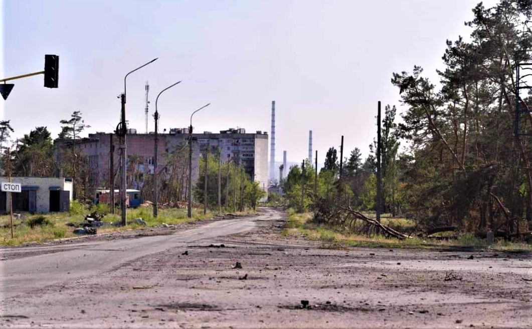зруйнована вулиця на Луганщині