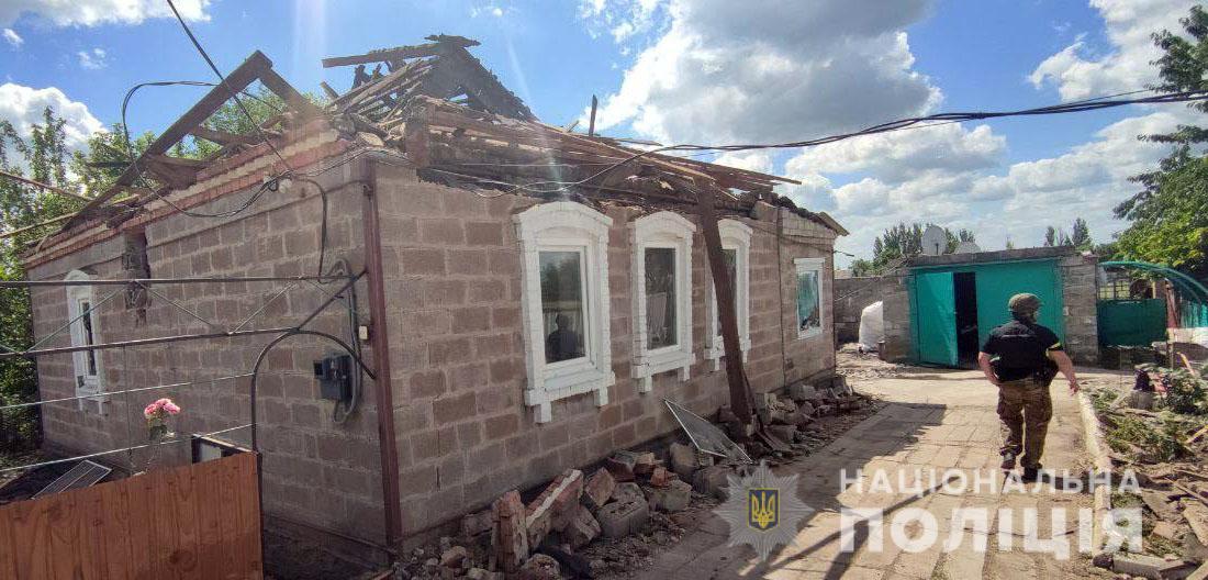 разбомбленный частный дом в Донецкой области