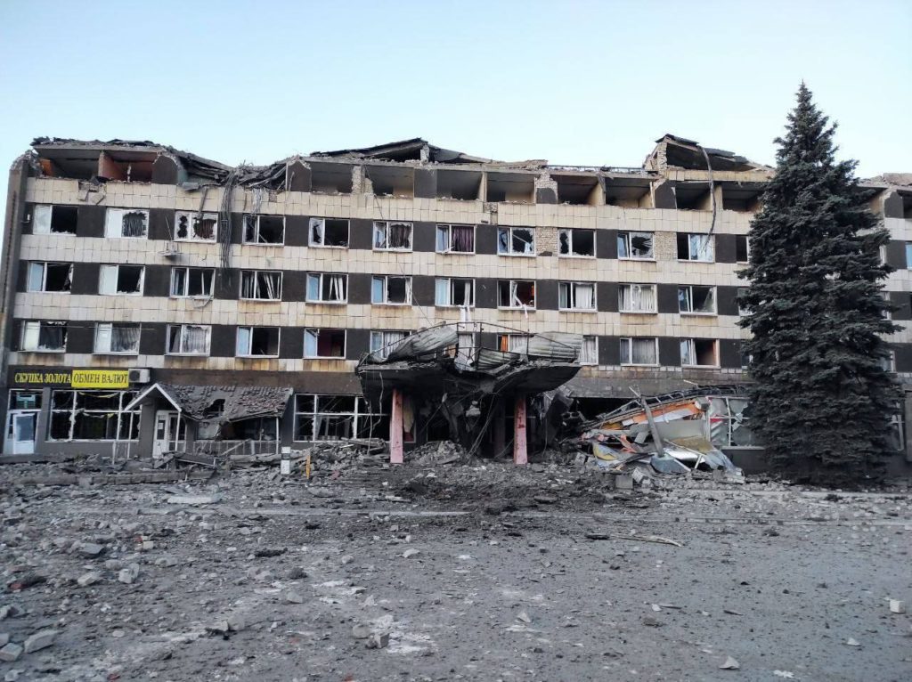 ЗСУ знищили близько 100 окупантів одним пострілом по готелю на Луганщині, — Гайдай