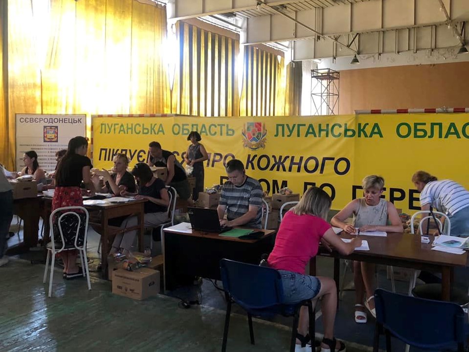 В містах України запрацювали 11 хабів для переселенців з Луганщини: адреси