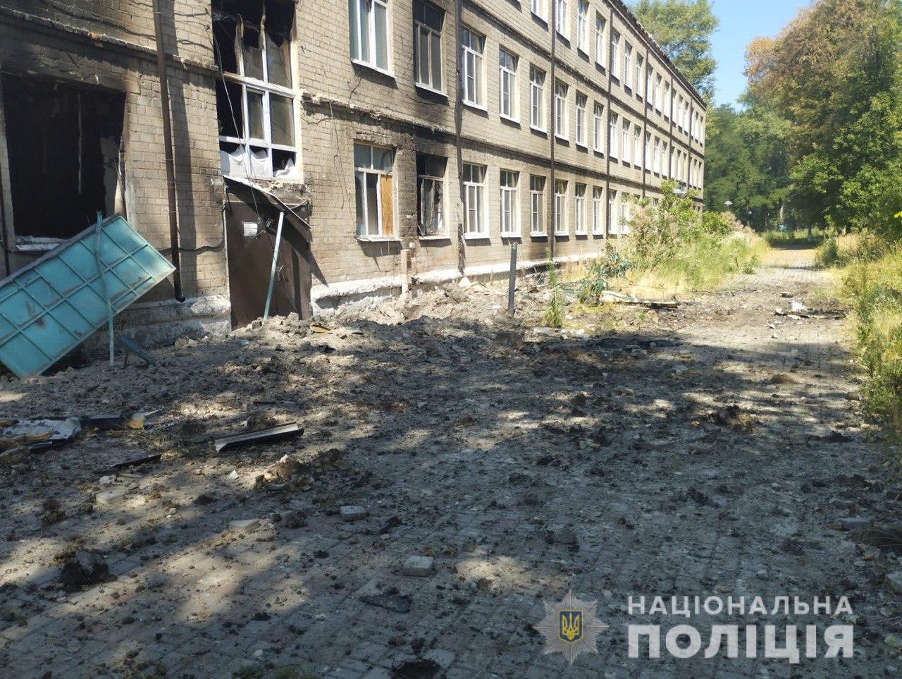 Загинули щонайменше 6 людей: впродовж 7 липня окупанти 37 разів гатили по містах та селах Донеччини 3