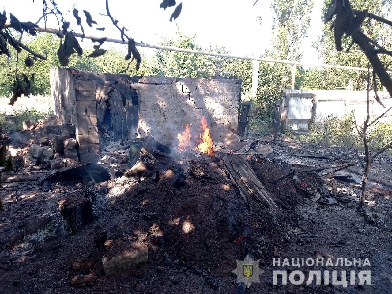 Загинули щонайменше 6 людей: впродовж 7 липня окупанти 37 разів гатили по містах та селах Донеччини 4