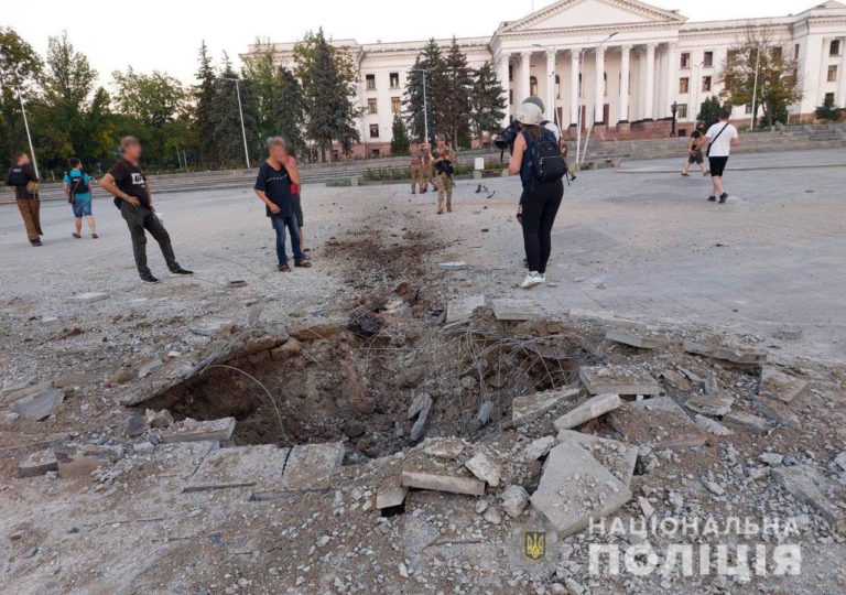 Окупанти вгатили по центральній площі Краматорська. Обійшлося без жертв (ВІДЕО)