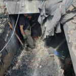 Обстрел жилого дома в Торецке: 2 человека погибли, 3 достали из-под завалов (ФОТО)