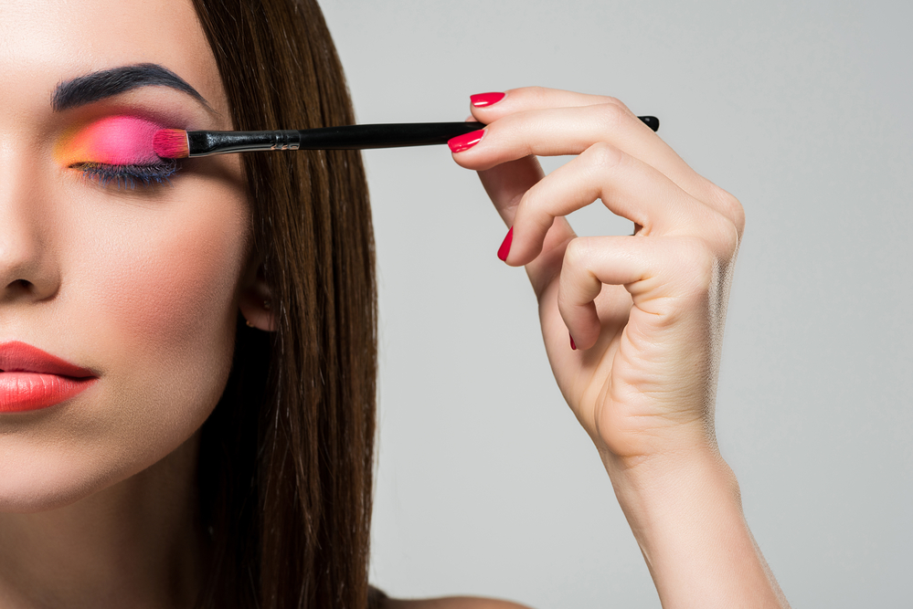 Как избежать распространенных ошибок при нанесении макияжа