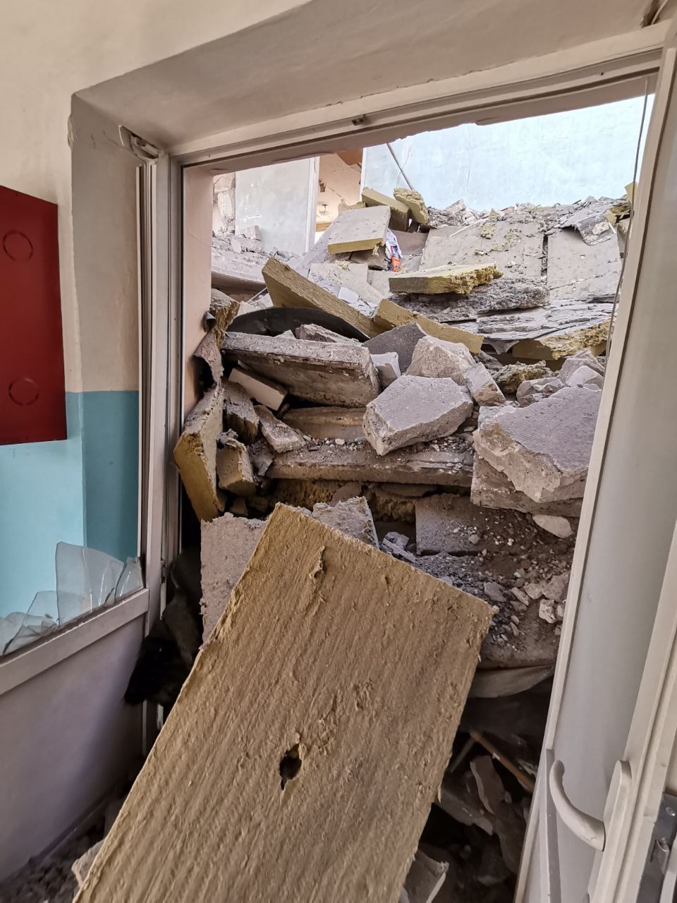 разрушенная россиянами школа 5 в Бахмуте
